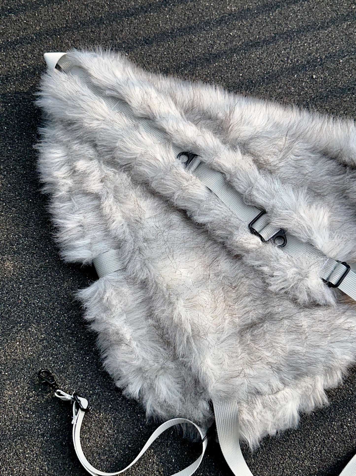 Fluffy Sling Bag(Drity white)