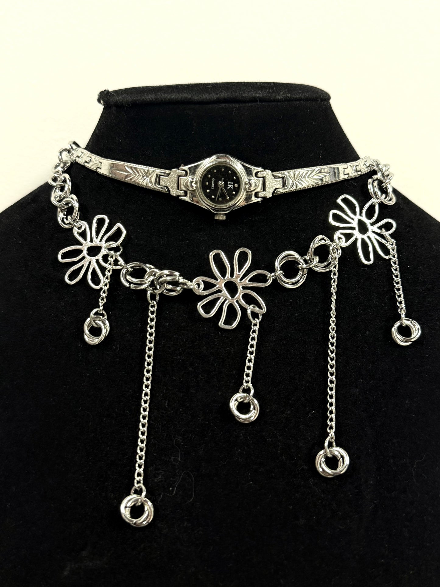 Vintage Watch w/ Daisy & Dotted Necklace