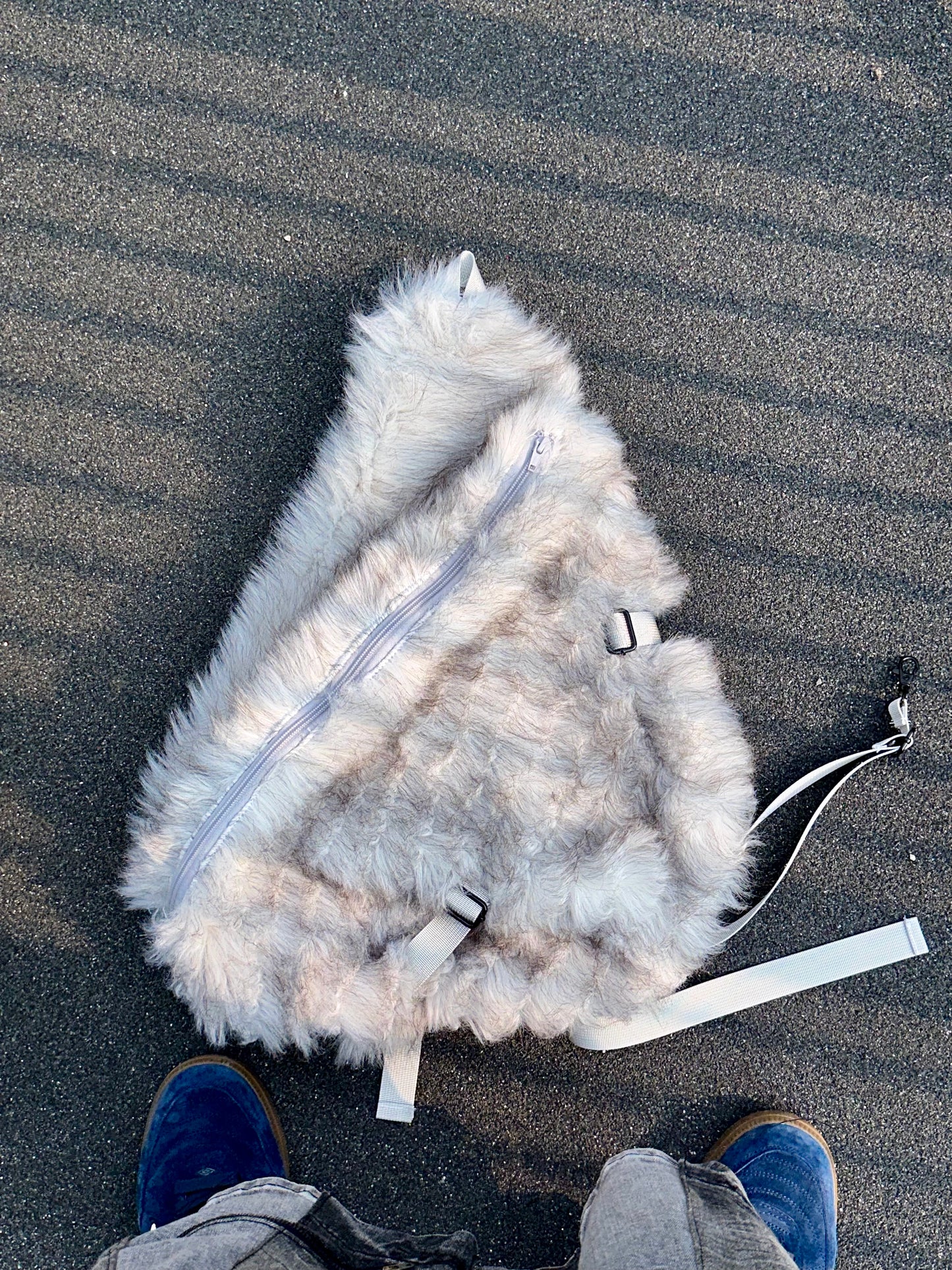 Fluffy Sling Bag(Drity white)