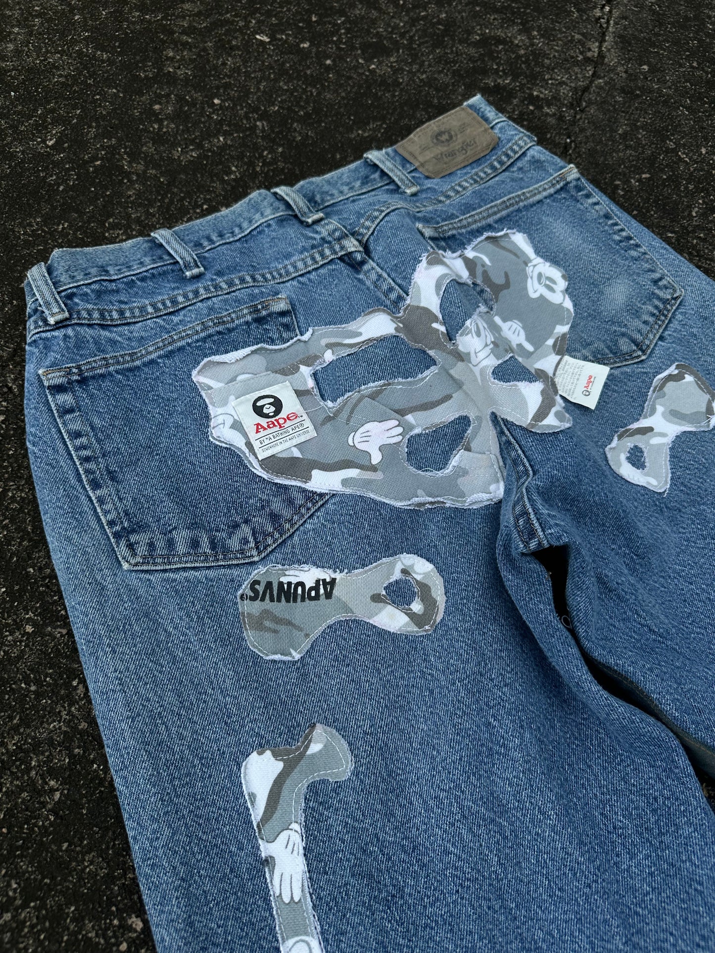 AAPE X Wrangler jeans🦴