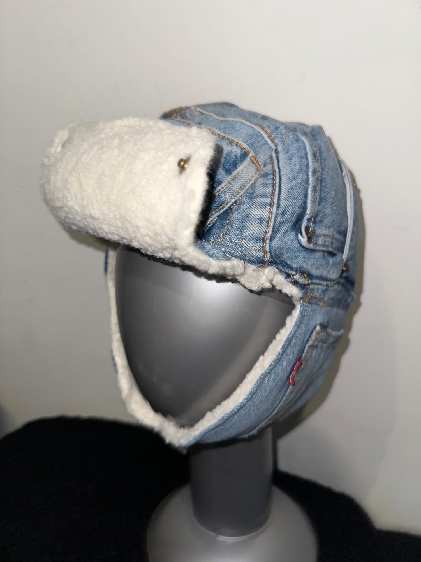 Levi’s two way remake aviator hat