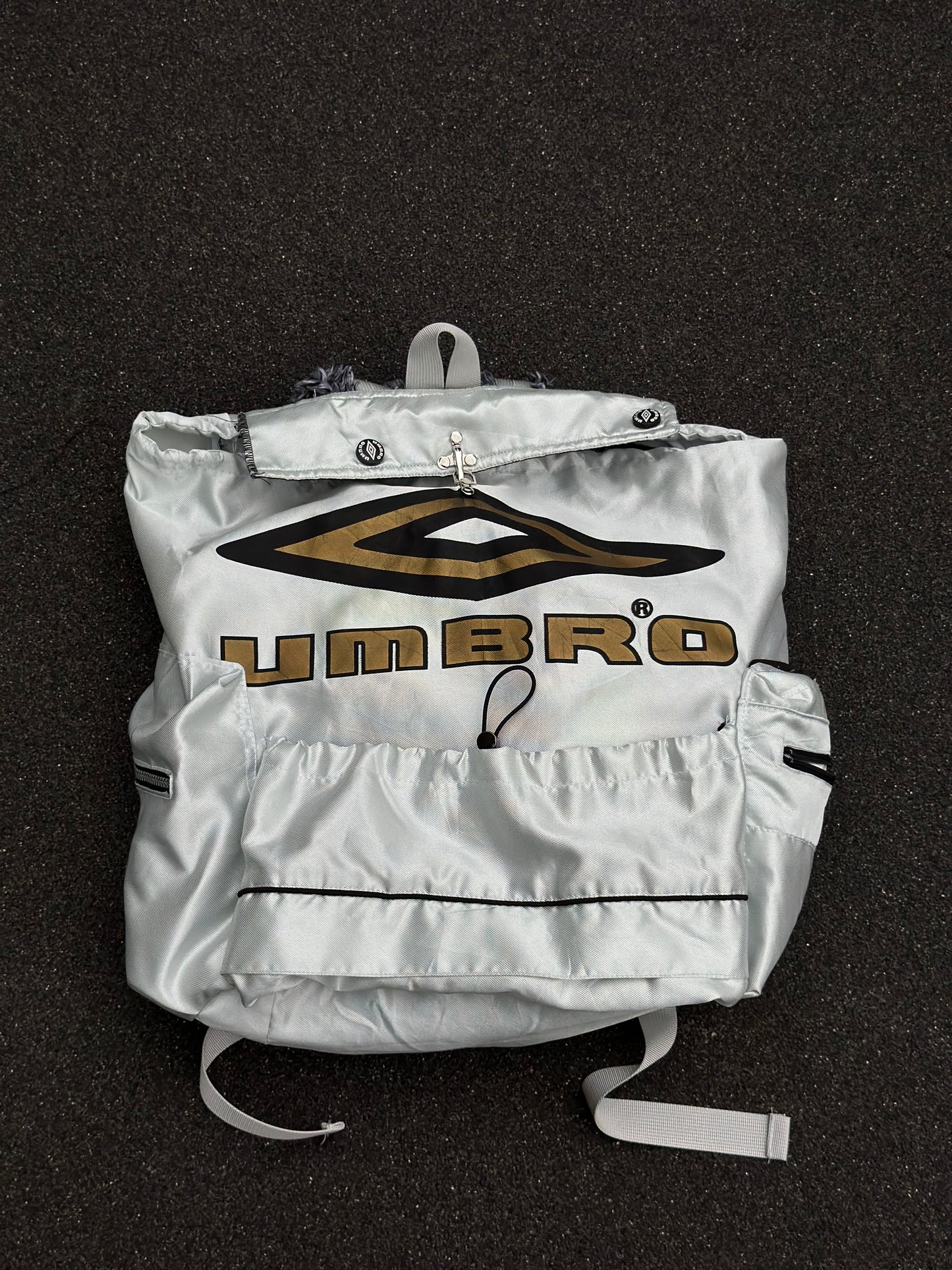 Umbro remake silver backpack