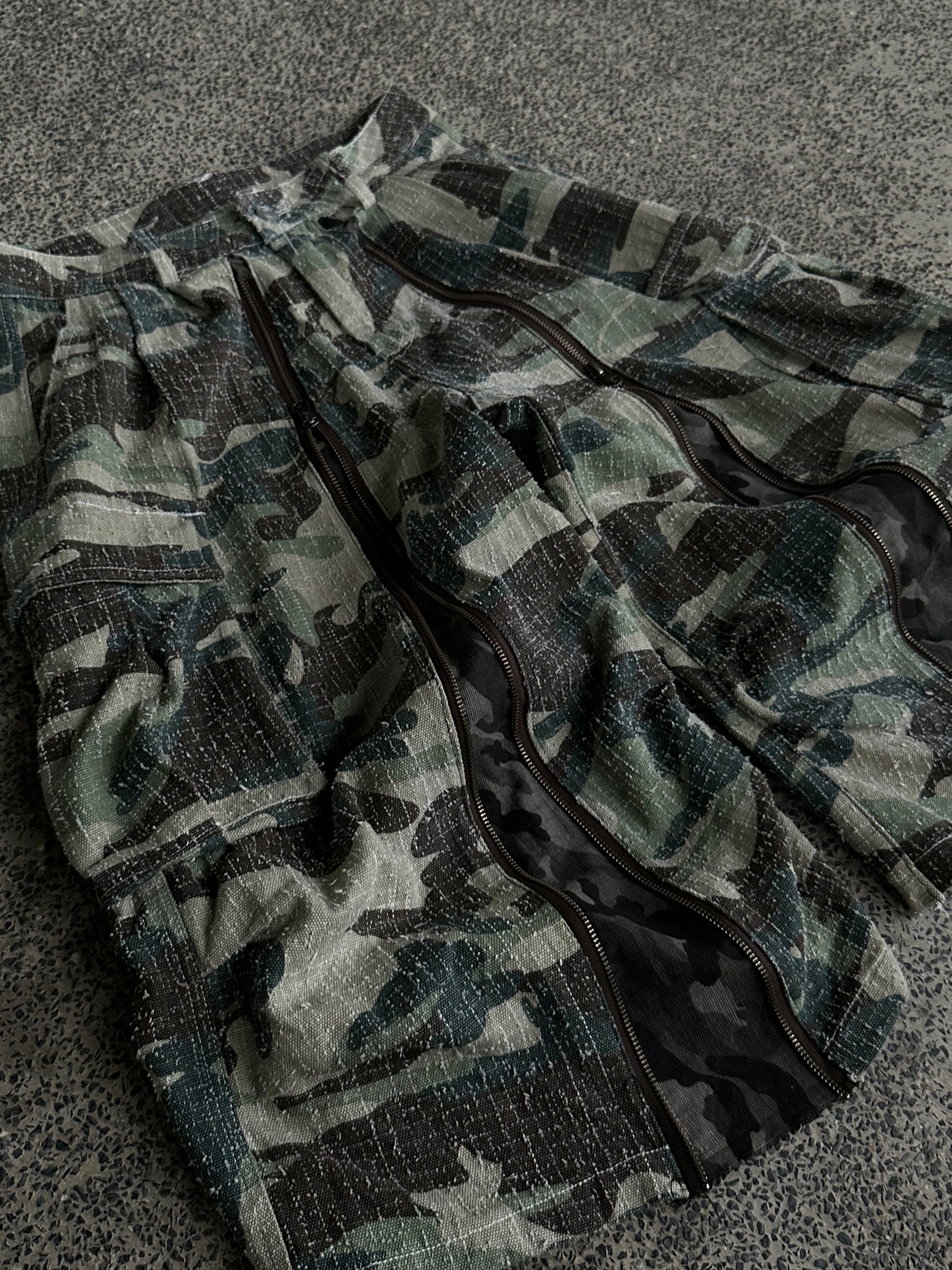 Camo jorts