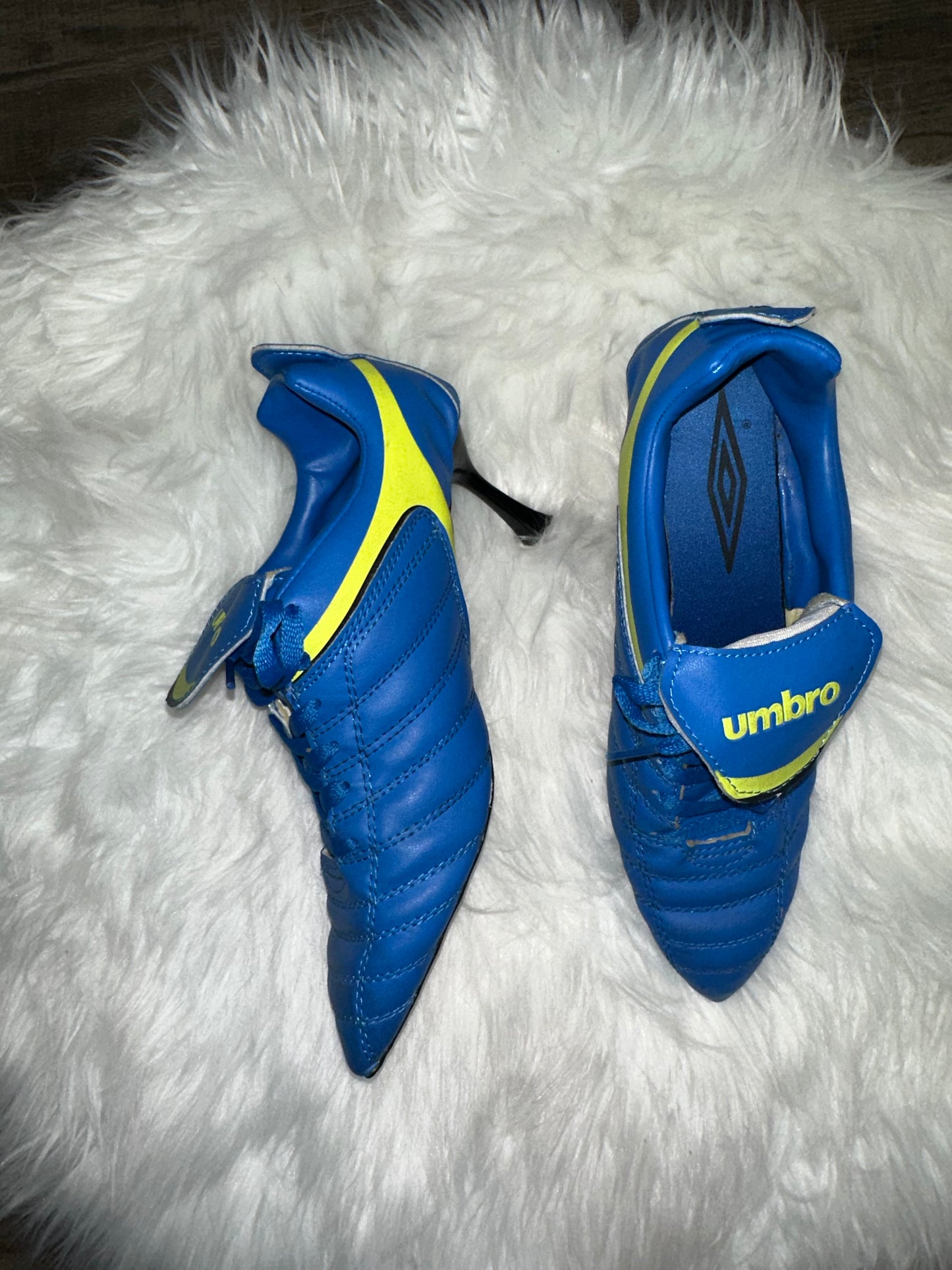 Umbro high heels (blue)