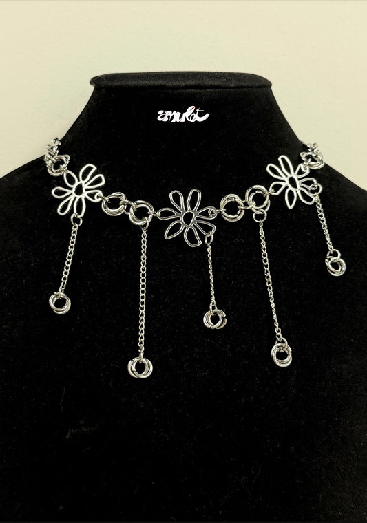 Daisy & Dotted Necklace